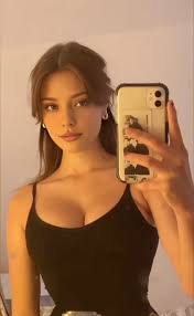 Jeune femme québécoise de 25 ans disponible pour rencontres casual à Québec